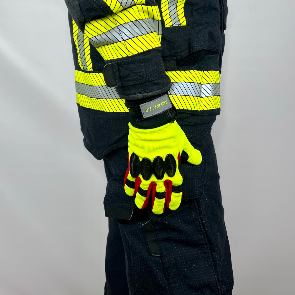 Rechte Seite der Handschuhe an Ausrüstung.